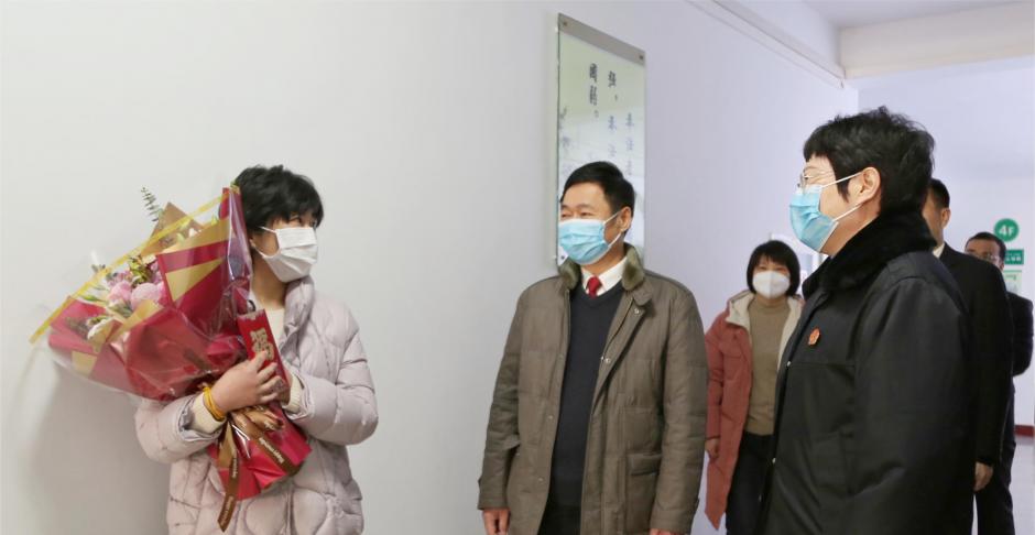 ����ԺԺ�I(l��ng)��(d��o)��ʿ�������W(xu��)��һ�е���ɽ�h��Ժ����ο��(w��n)��(y��u)�㷨��κ╭tͬ־